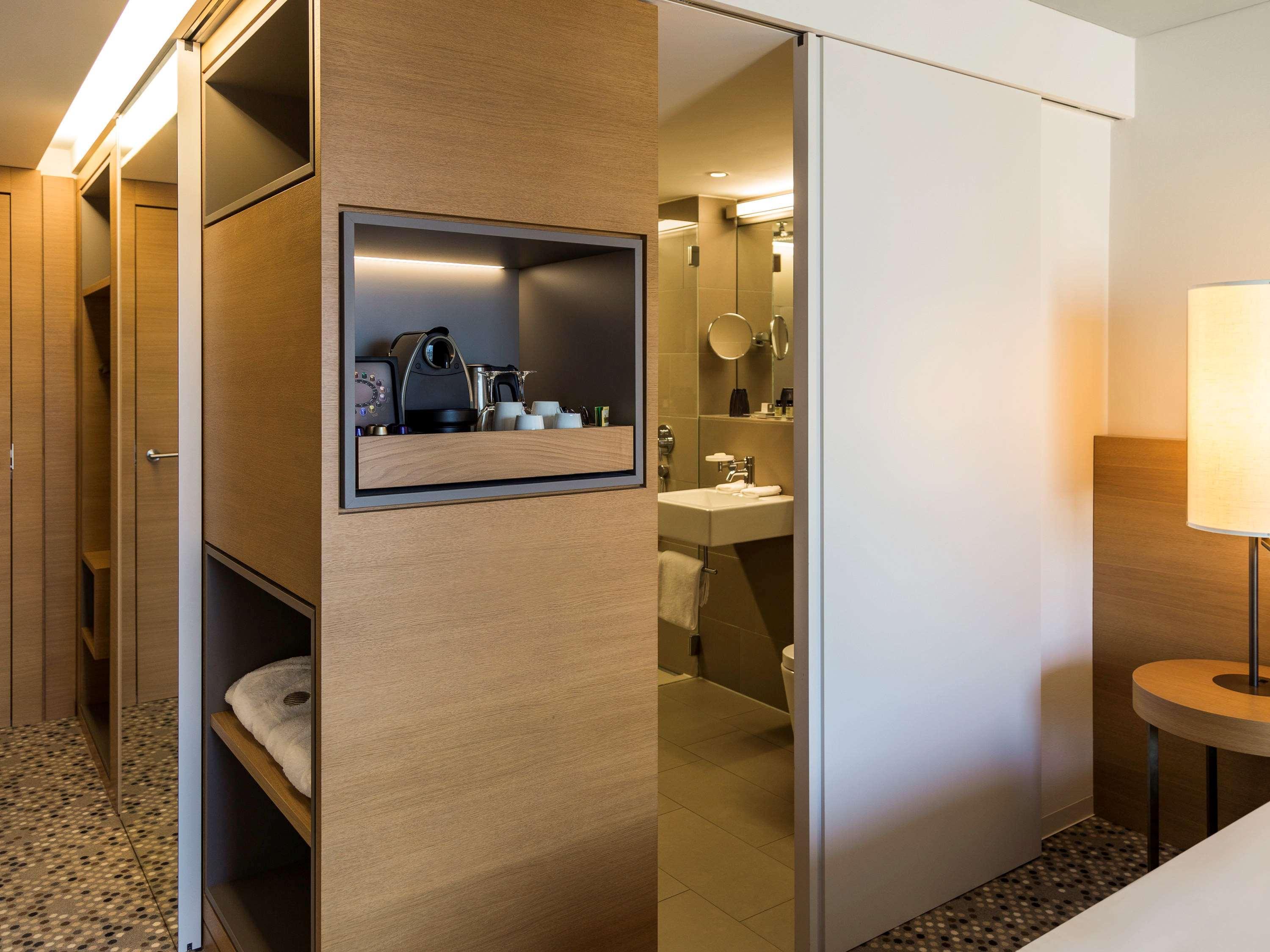 Готель Pullman Basel Europe Екстер'єр фото