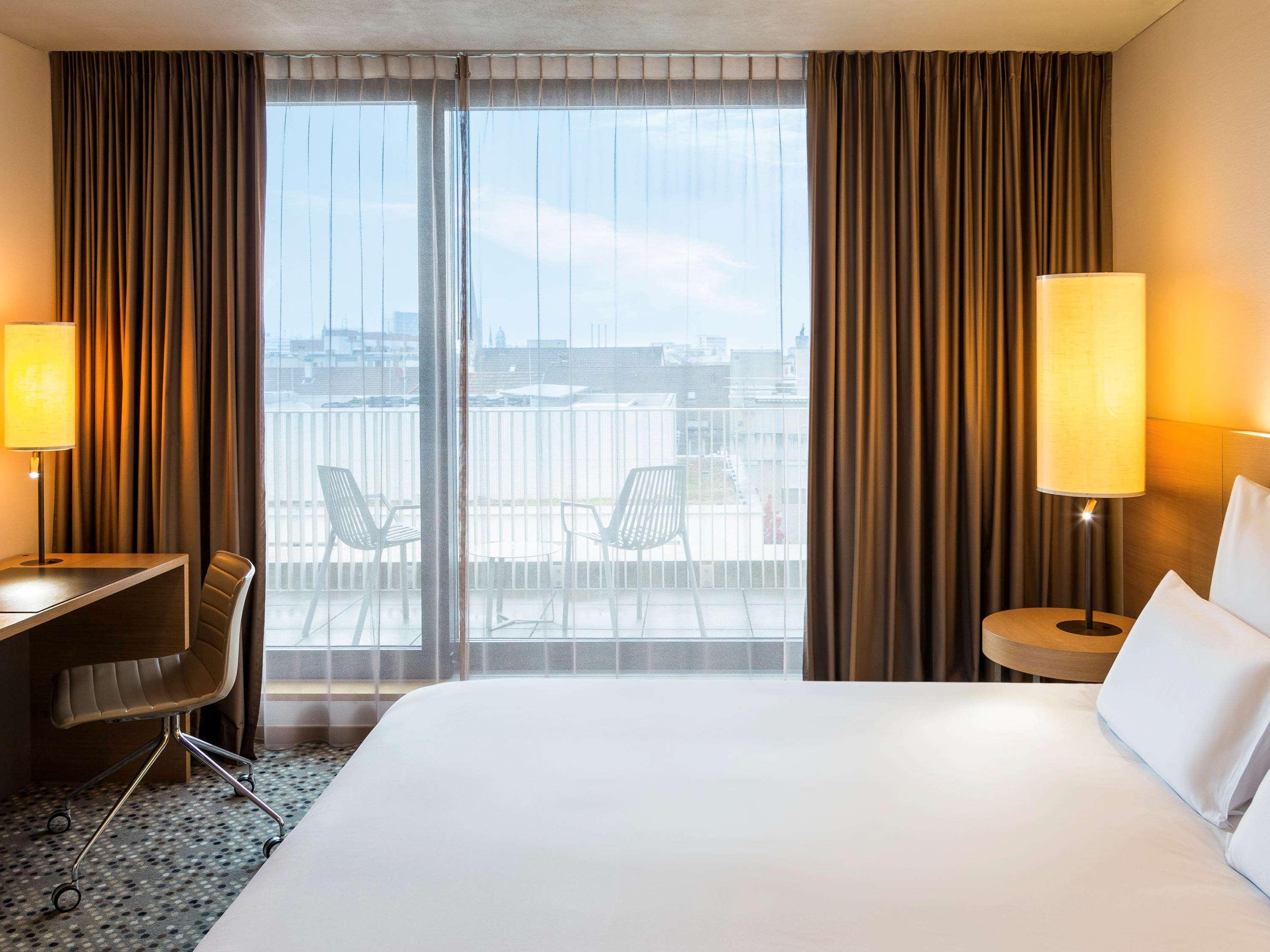 Готель Pullman Basel Europe Екстер'єр фото