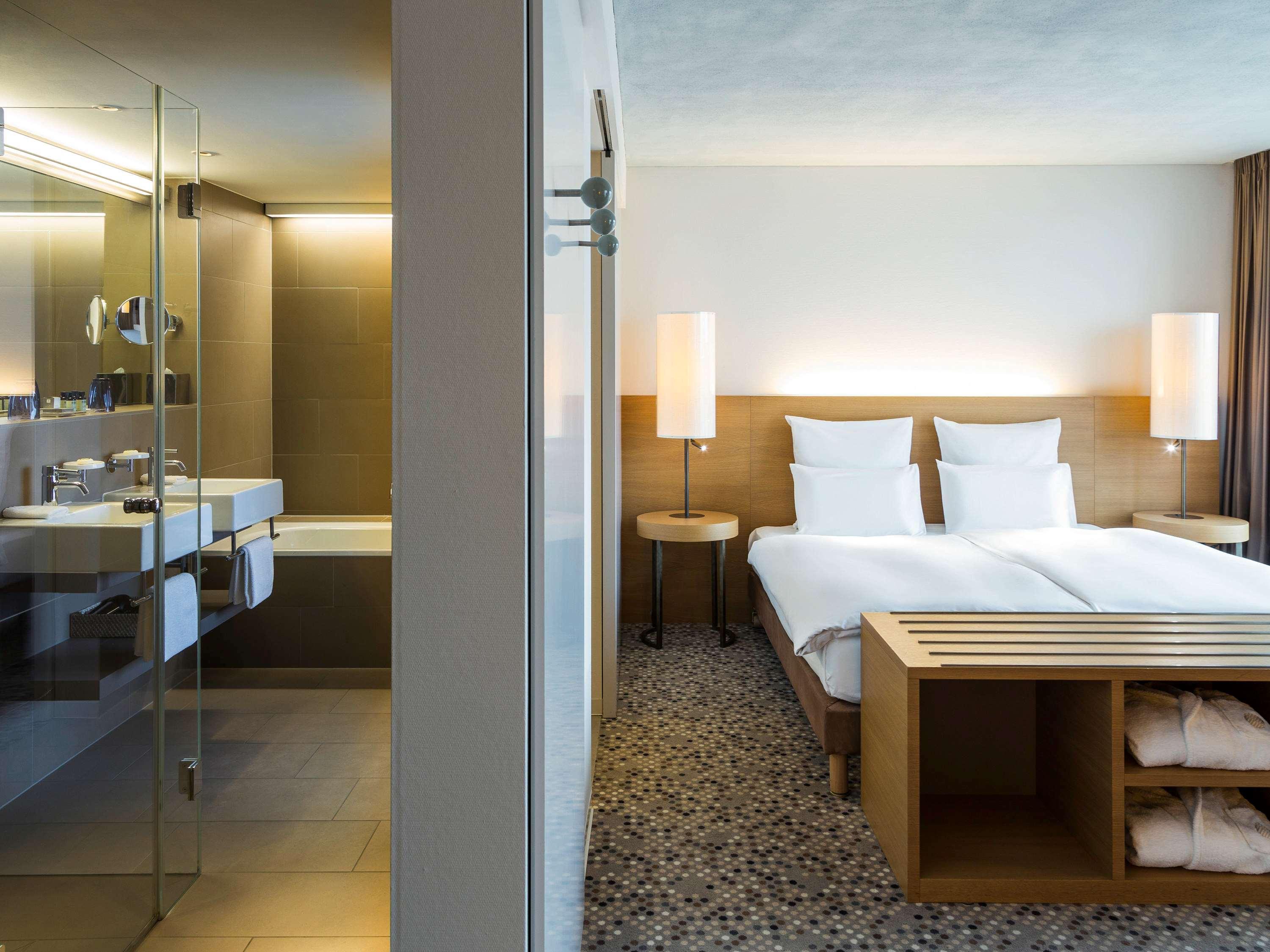 Готель Pullman Basel Europe Екстер'єр фото