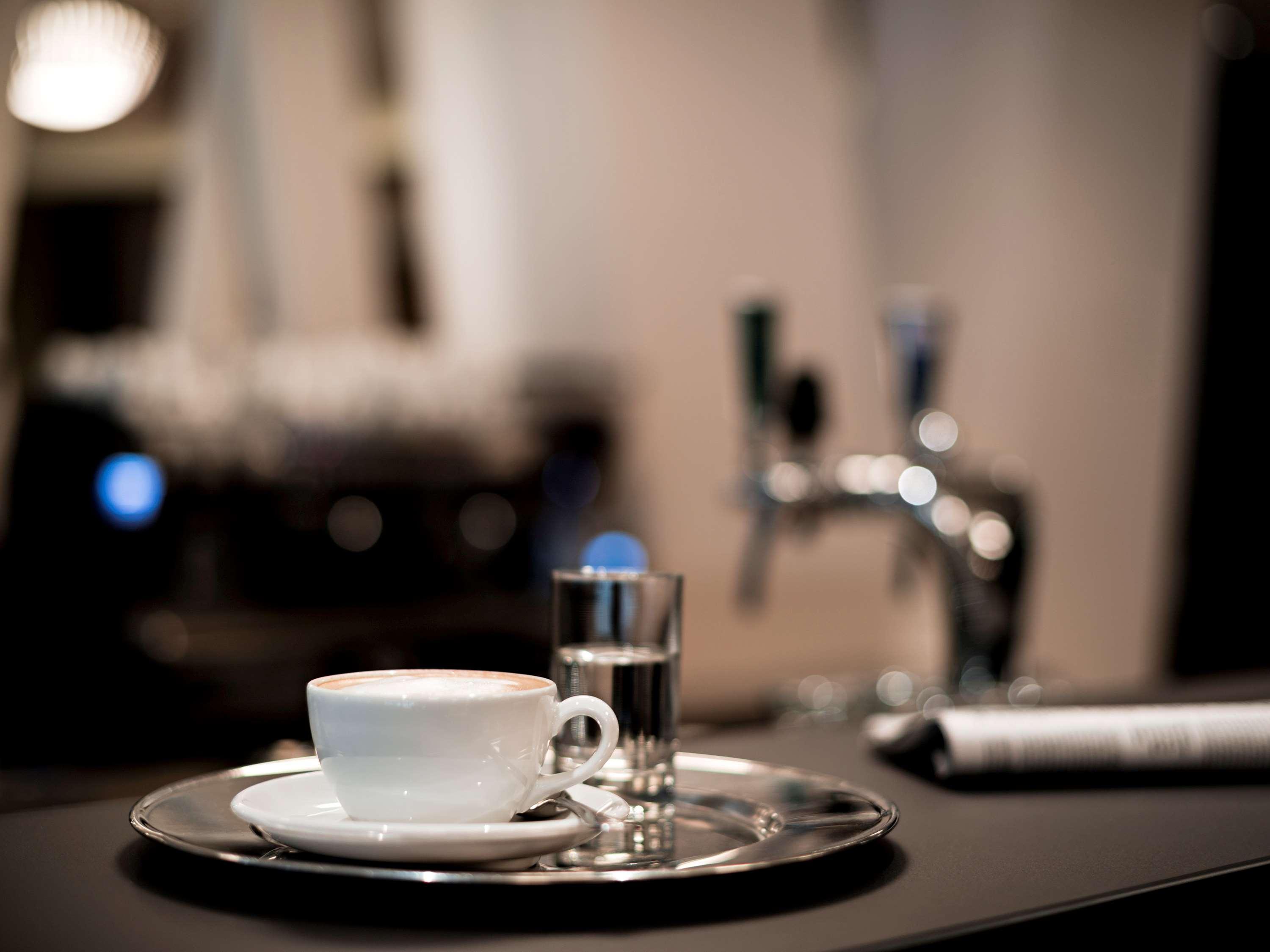 Готель Pullman Basel Europe Екстер'єр фото