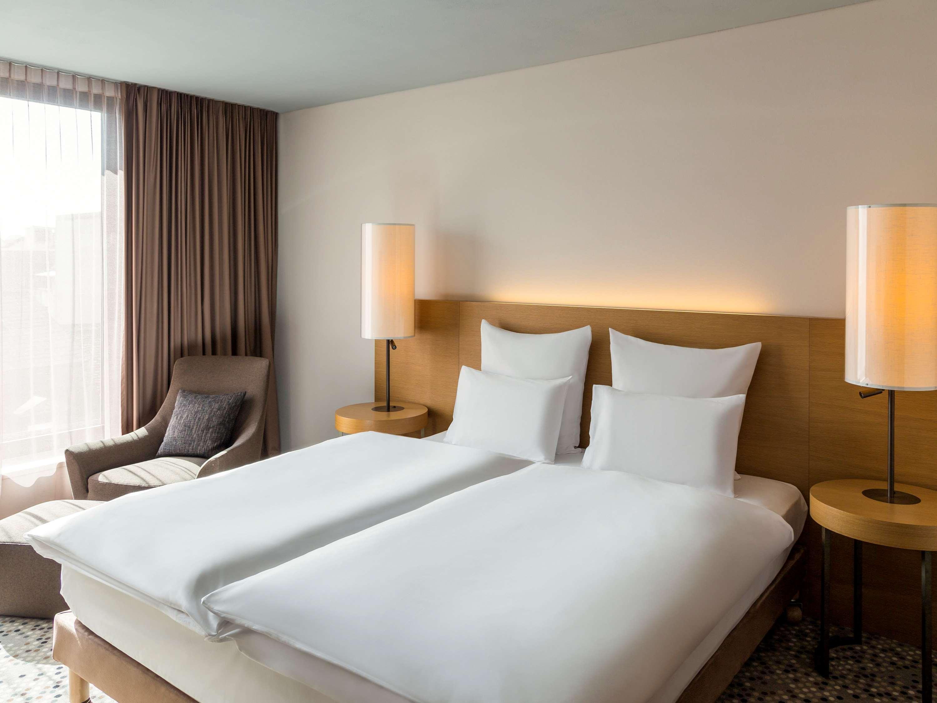 Готель Pullman Basel Europe Екстер'єр фото