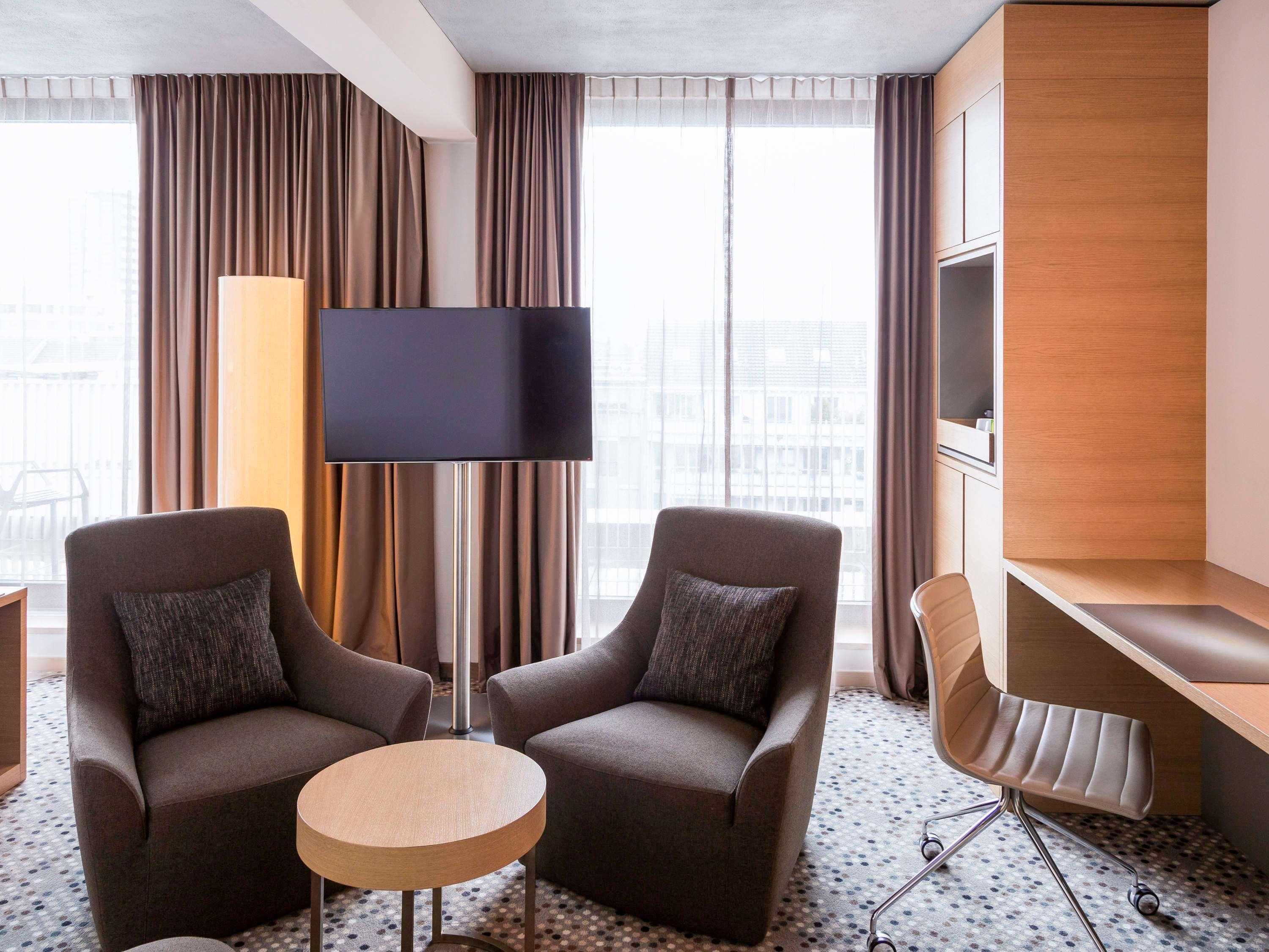 Готель Pullman Basel Europe Екстер'єр фото