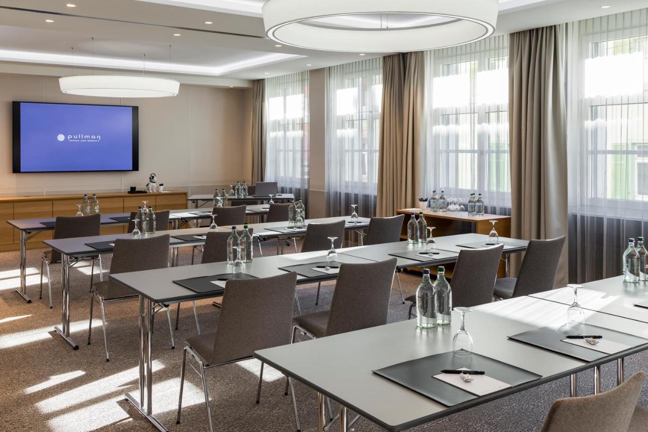 Готель Pullman Basel Europe Екстер'єр фото